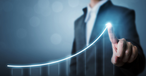 Fotolia_179531844_XS Business development to success and growing growth concept, Businessman pointing arrow graph corporate future growth plan von Monster Ztudio